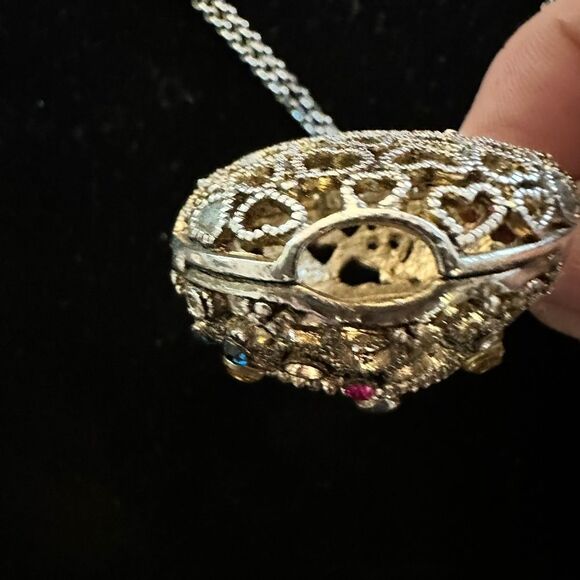 Vintage Filagree Heart Diffuser Necklace - Picture 5 of 6